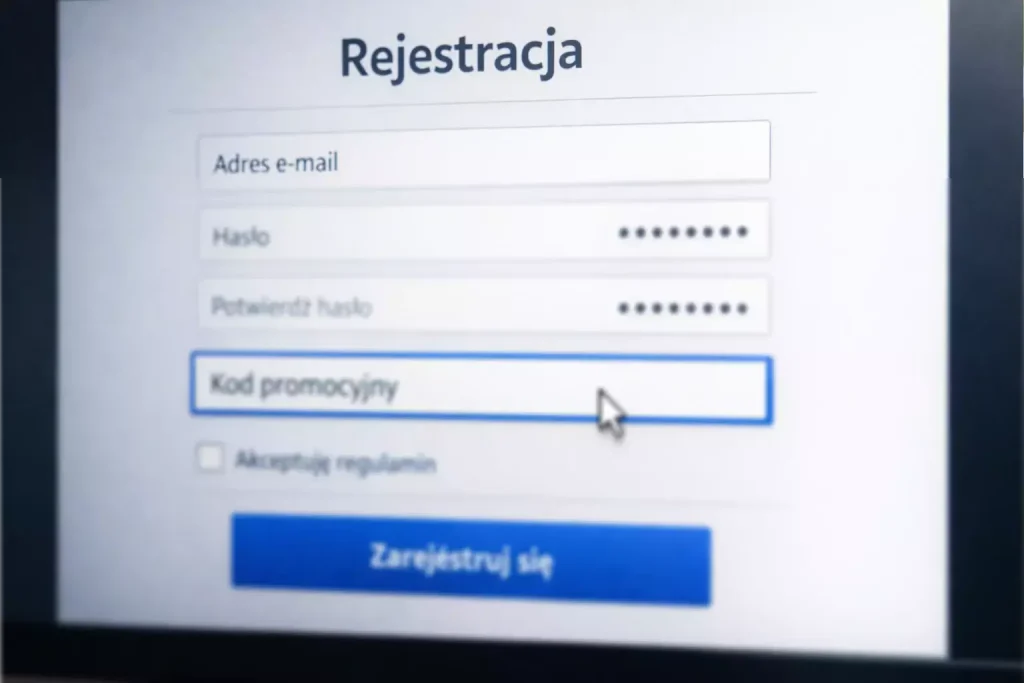Pole tekstowe do wpisania kodu promocyjnego na ekranie rejestracji